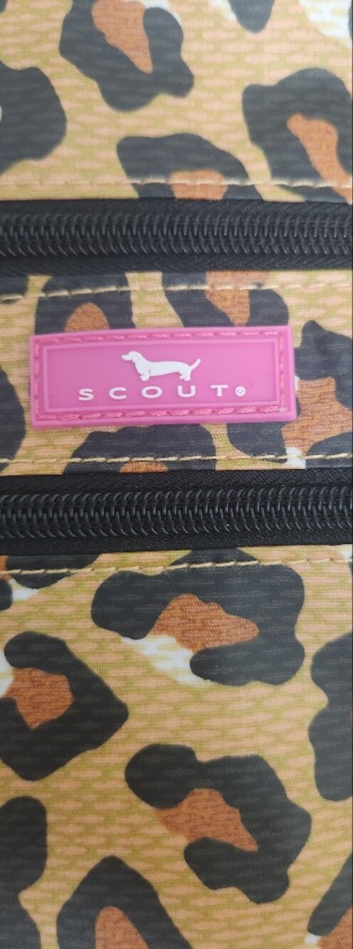 Scout Women's Leopard Print Crossbody Bag - Pink Accent NWOT - Picture 2 of 7